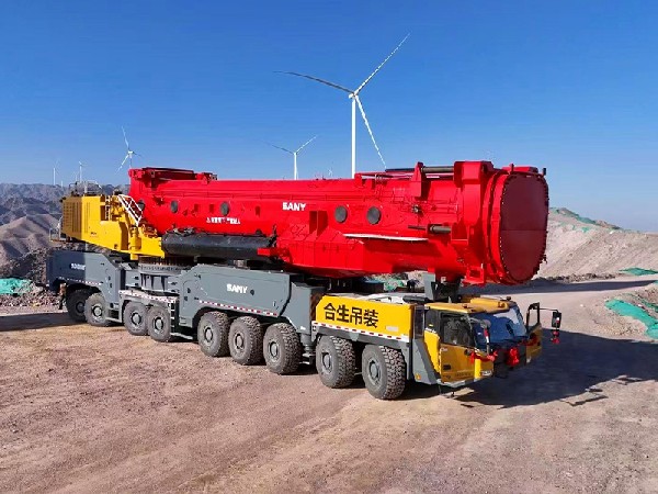 隆重祝贺Hesheng吊装全球最大三一轮式起重机SAC40000T于平川风电场顺利完成首吊！